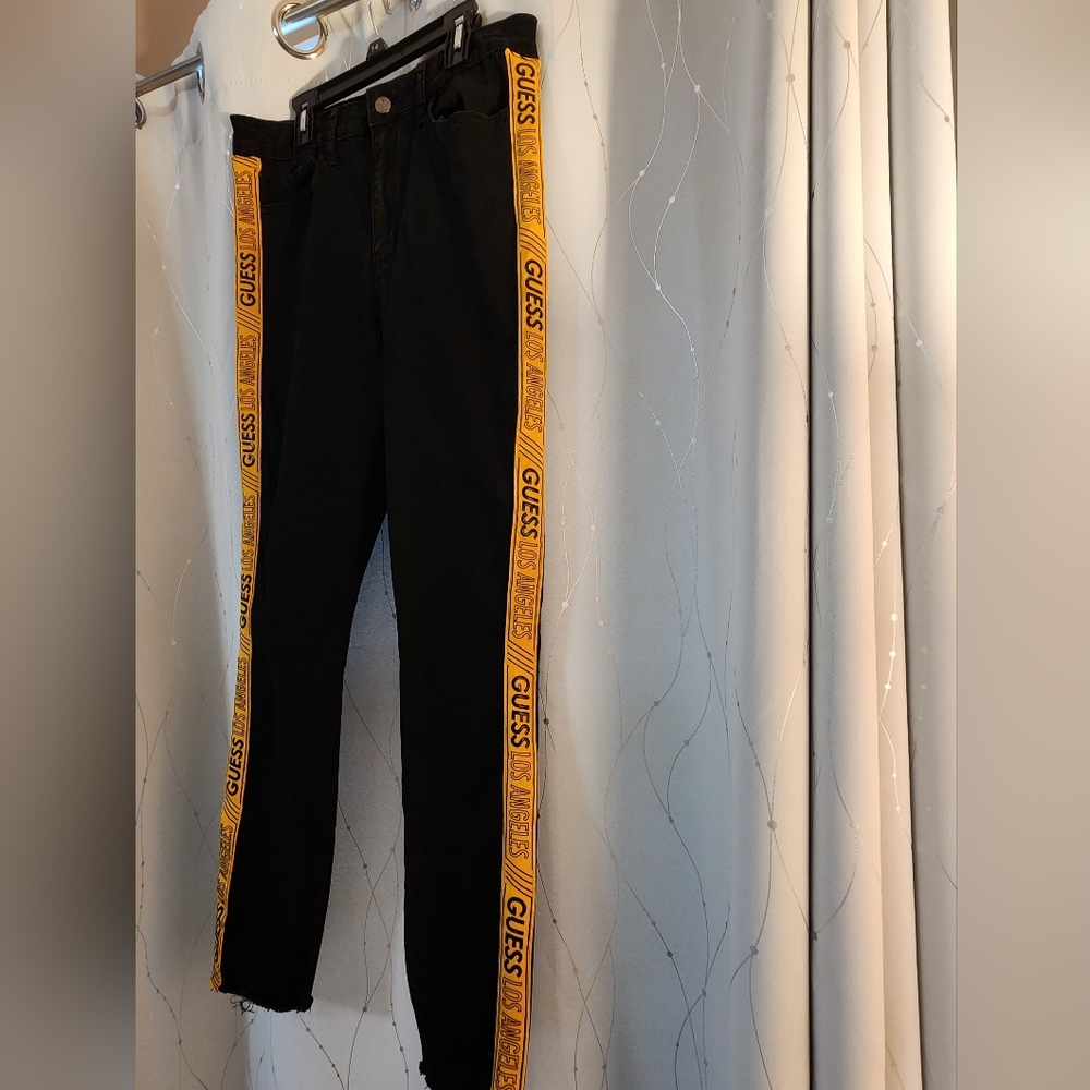 Guess Jeans - Picture 5 of 5